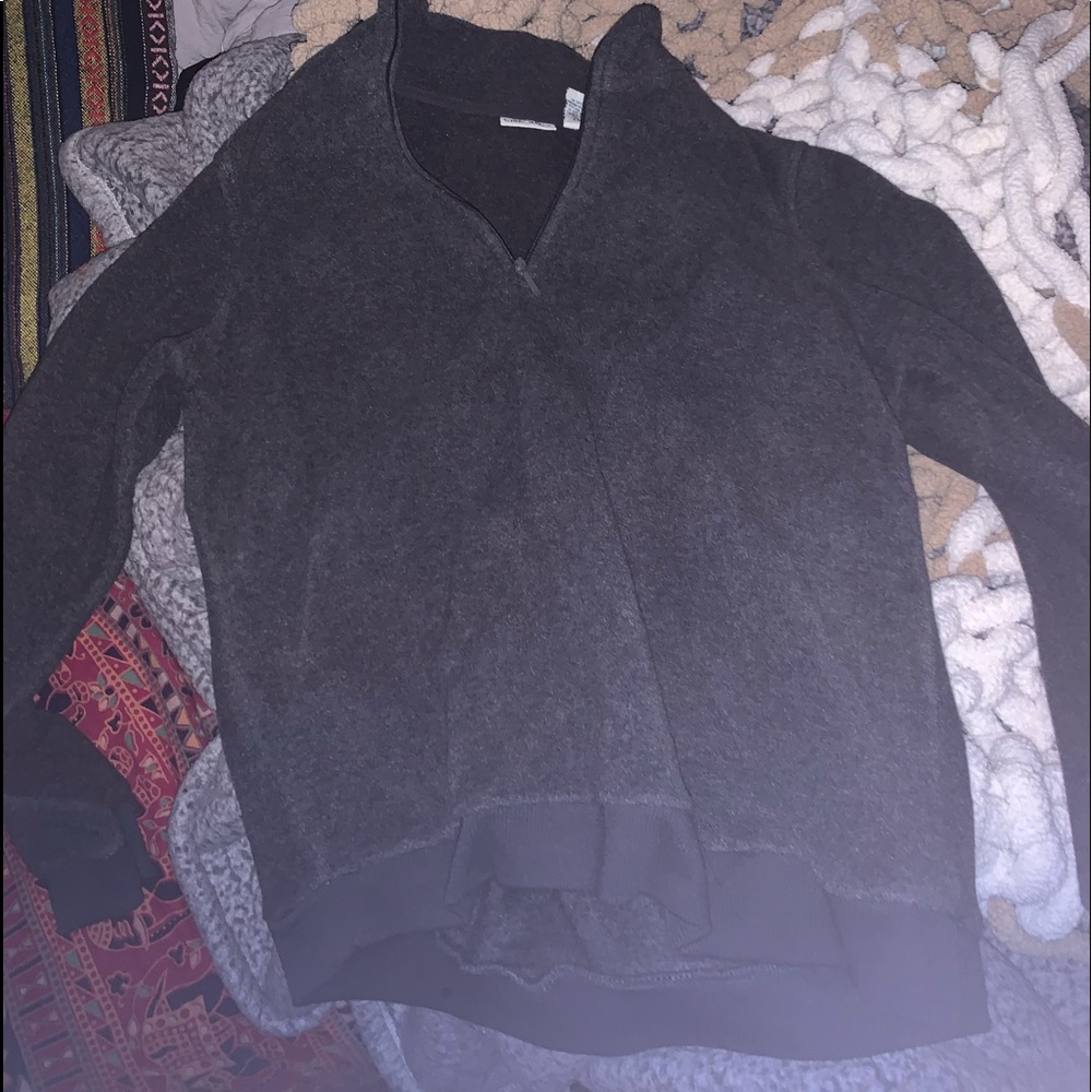 dark gray men’s half zip up